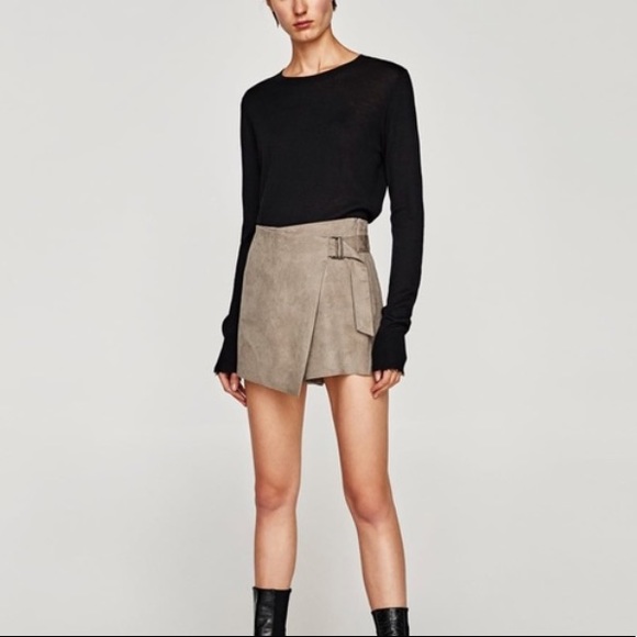 ❗️SOLD❗️Zara Buckle Wrap Suede Skort Shorts - Picture 2 of 12